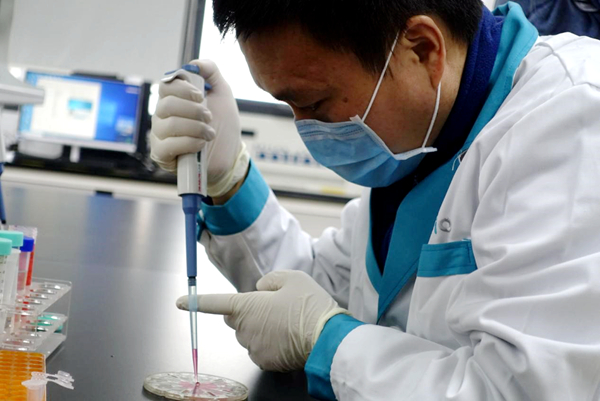 成医团队参与开发一项呼吸道病原体联检新技术15分钟检测出新冠肺炎